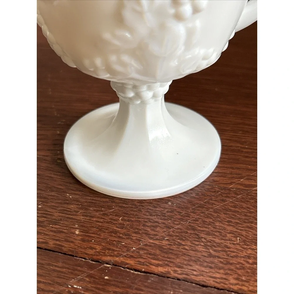 Vintage Indiana Colony‎ Harvest Milk Glass Footed Creamer Grapes & Leaves